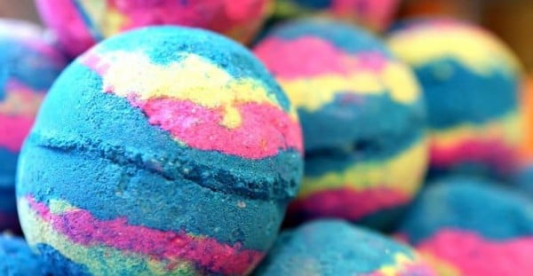 How to Make Your Own DIY Bath Bomb #DIY #craft #bathroom