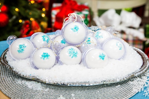 DIY Snowball Bath Bombs #DIY #craft #bathroom