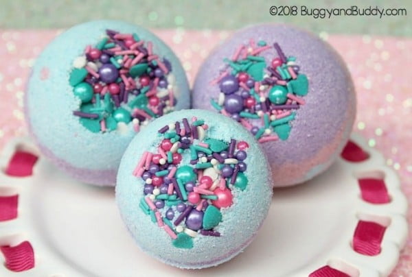 Gorgeous DIY Mermaid Bath Bomb Recipe #DIY #craft #bathroom