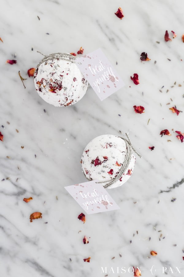 DIY Lavender Rose Bath Bombs #DIY #craft #bathroom