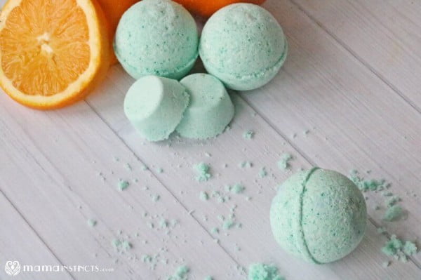 DIY Citrus Bath Bombs – Mama Instincts #DIY #craft #bathroom