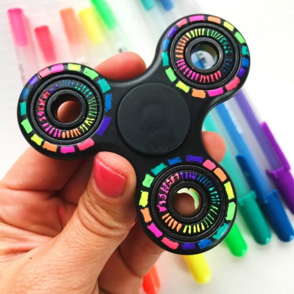 DIY Fidget Spinner Colorful Designs #DIY #toys #crafts