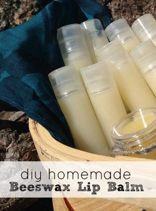 DIY Beeswax Lip Balm #DIY #crafts #lipbalm