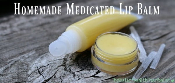 Homemade Medicated Lip Balm #DIY #crafts #lipbalm