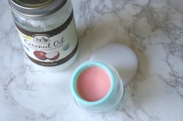 How To Make Yourself A Coconut Lip Balm #DIY #crafts #lipbalm
