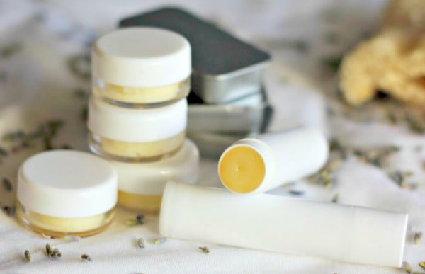 Say Goodbye To Dry Chapped Lips! This Homemade Lip Balm Nourishes and Heals Dry Lips with Coconut Oil. #DIY #crafts #lipbalm