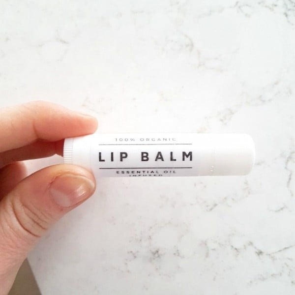 Easy Homemade Lip Balm Recipe: Grapefruit and Tangerine #DIY #crafts #lipbalm