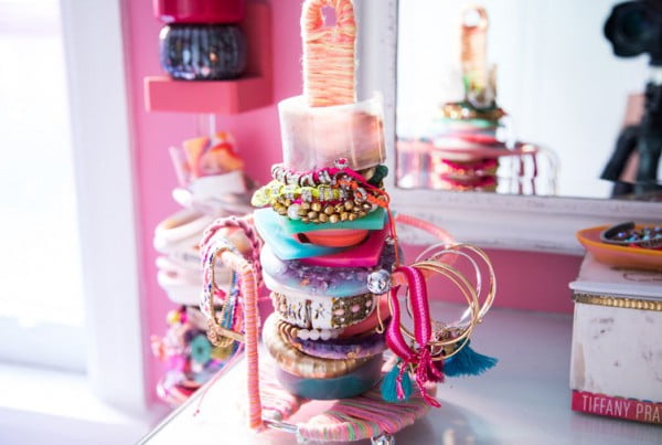 How to Make Tiffany Pratt's DIY Bangle Bracelet Holder (It Costs Next to Nothing!) #DIY #crafts #jewelry