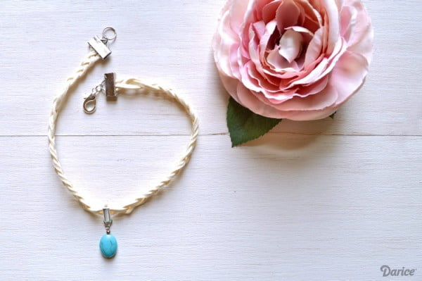 DIY Choker Necklace: Braided Suede #DIY #crafts #jewelry #necklace