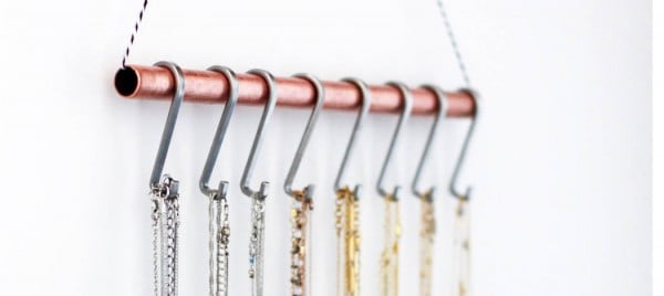 DIY Necklace Holder (for the minimalist) #DIY #crafts #jewelry #necklace