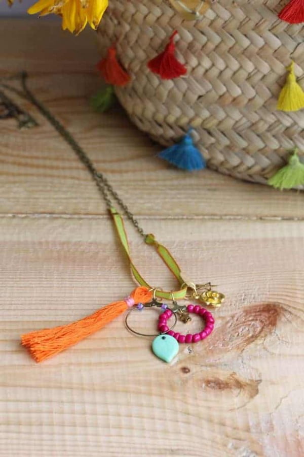 How to Make a DIY Charm Necklace #DIY #crafts #jewelry #necklace