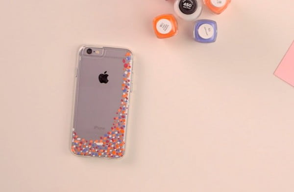 DIY the prettiest phone case with a little bit of nail polish #DIY #craft