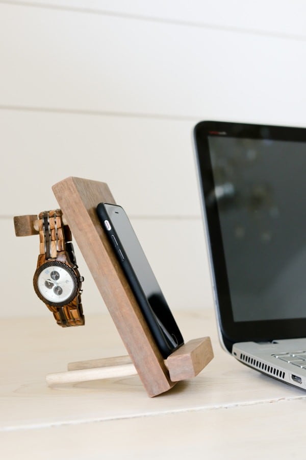 DIY Cell Phone Stand and Accessory Holder #DIY #crafts