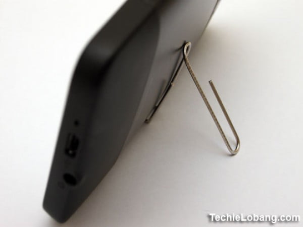 TechieLobang DIY Mobile Phone Stand with A Paper Clip #DIY #crafts
