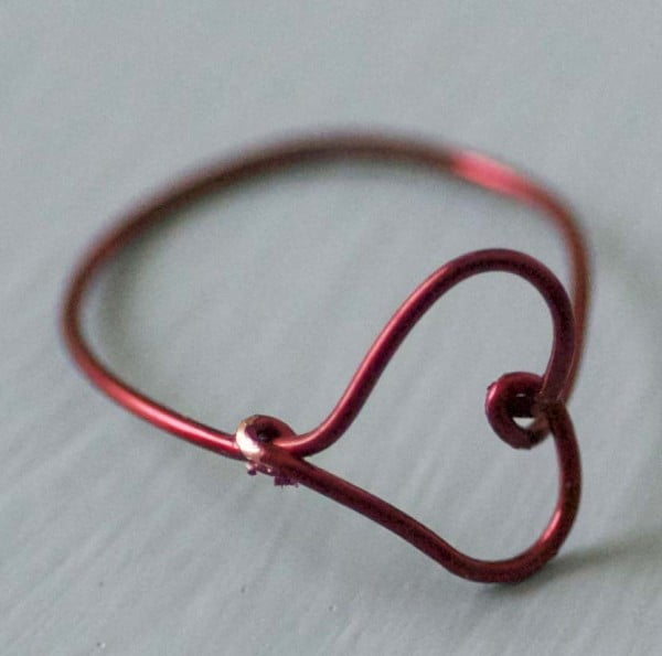 Make a Wire Heart Finger Ring #DIY #jewelry #ring #crafts
