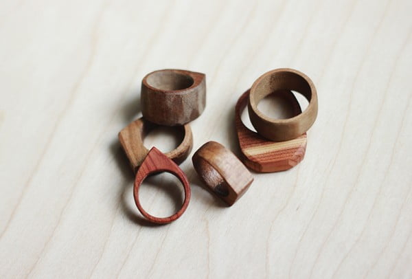 Simple Wooden Rings. #DIY #jewelry #ring #crafts