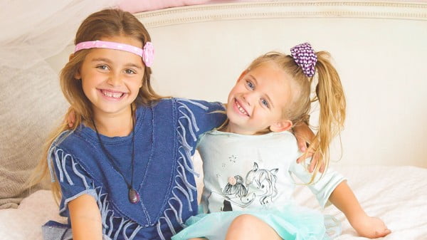 How To Turn Old Leggings Into New Scrunchies & Headbands! #DIY #crafts #beauty #scrunchie #hairstyle #style