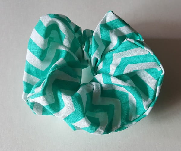 How To Make A Scrunchie Without Sewing #DIY #crafts #beauty #scrunchie #hairstyle #style