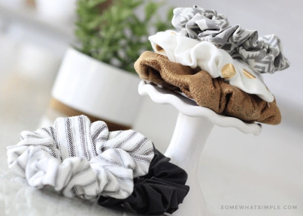 How To Make A Scrunchie The Easy Way! #DIY #crafts #beauty #scrunchie #hairstyle #style