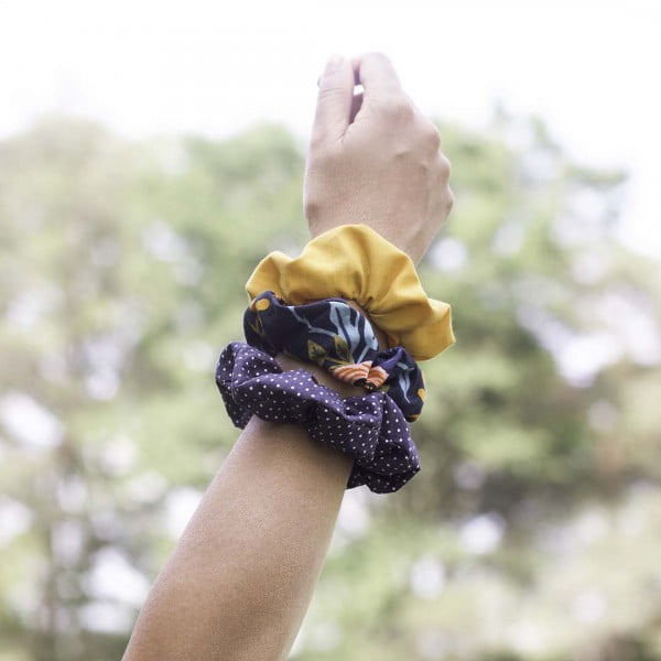 How to Make a Scrunchie: DIY Tutorial #DIY #crafts #beauty #scrunchie #hairstyle #style