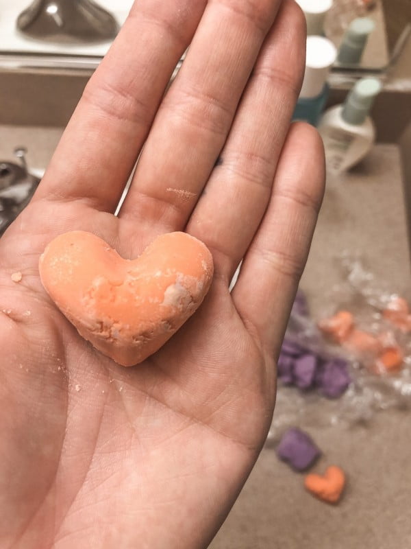 Homemade Essential Oil Shower Melts #DIY #crafts #beauty #bathroom