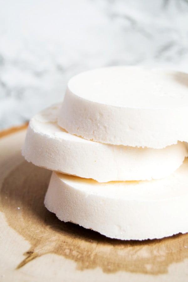 DIY Shower Melts: Energizing Recipe #DIY #crafts #beauty #bathroom