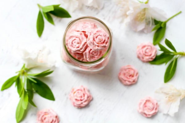 DIY: Shower steamers with essential oils #DIY #crafts #beauty #bathroom