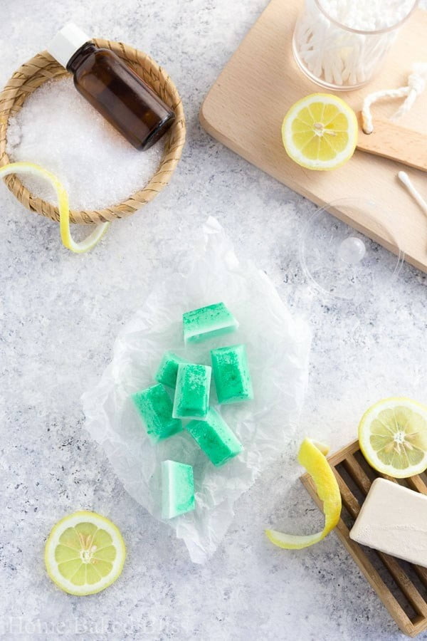 DIY Bath Melts for a Soothing Winter Soak #DIY #crafts #beauty #bathroom