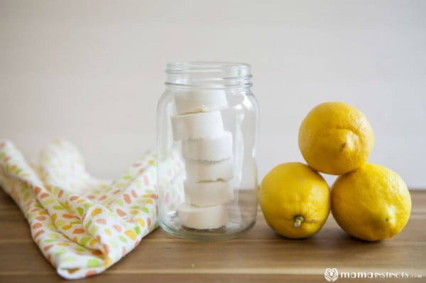 DIY Toilet Cleaning Fizzies – Mama Instincts #DIY #bathroom #cleaning #fizzies #toiletbombs #crafts