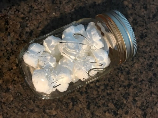 DIY Toilet Bowl Cleaning Fizzies #DIY #bathroom #cleaning #fizzies #toiletbombs #crafts