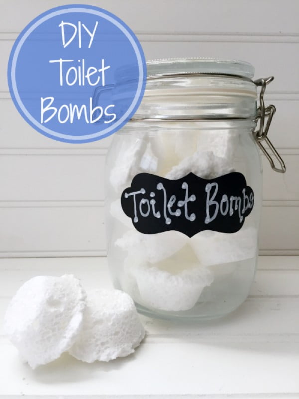 Cleaning Tip Tuesday: DIY Toilet Bombs #DIY #bathroom #cleaning #fizzies #toiletbombs #crafts