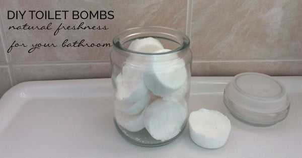 DIY Toilet Bombs #DIY #bathroom #cleaning #fizzies #toiletbombs #crafts