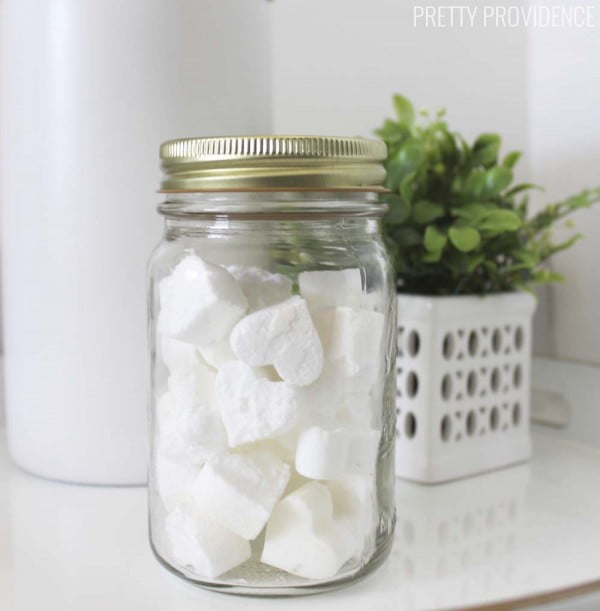 DIY Toilet Cleaning Fizzies #DIY #bathroom #cleaning #fizzies #toiletbombs #crafts