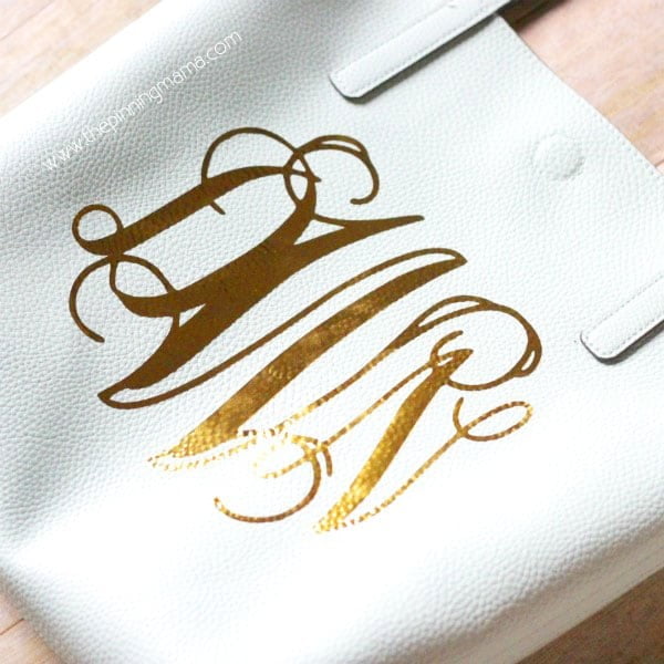DIY Gold Foil Monogram Tote Bag with your Silhouette CAMEO • The Pinning Mama #DIY #craft #totebag