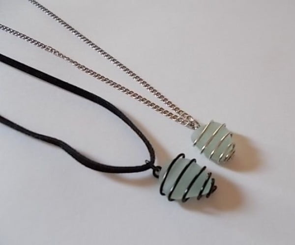 Wire-Wrapped Sea Glass Pendant #DIY #crafts #jewelry
