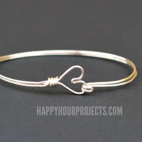 DIY Heart Clasp Wire Wrapped Bangle Bracelet #DIY #crafts #jewelry