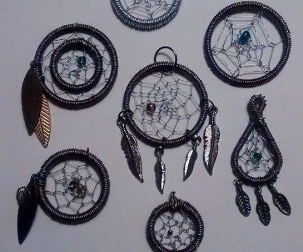 Wire Wrapped Dreamcatcher Pendant #DIY #crafts #jewelry