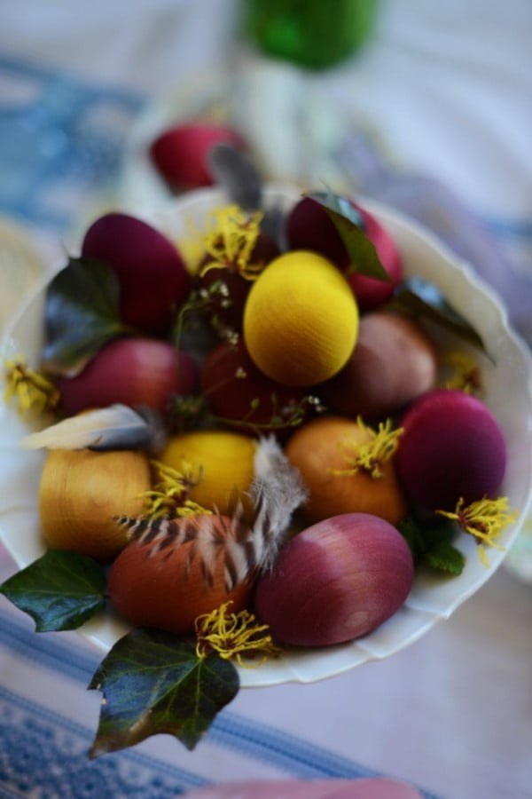 Naturally Dyed Wood Easter Eggs #Easter #DIY #crafts