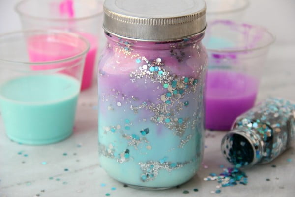 DIY Galaxy Jar #DIY #craft #fairyjar #masonjar #homedecor