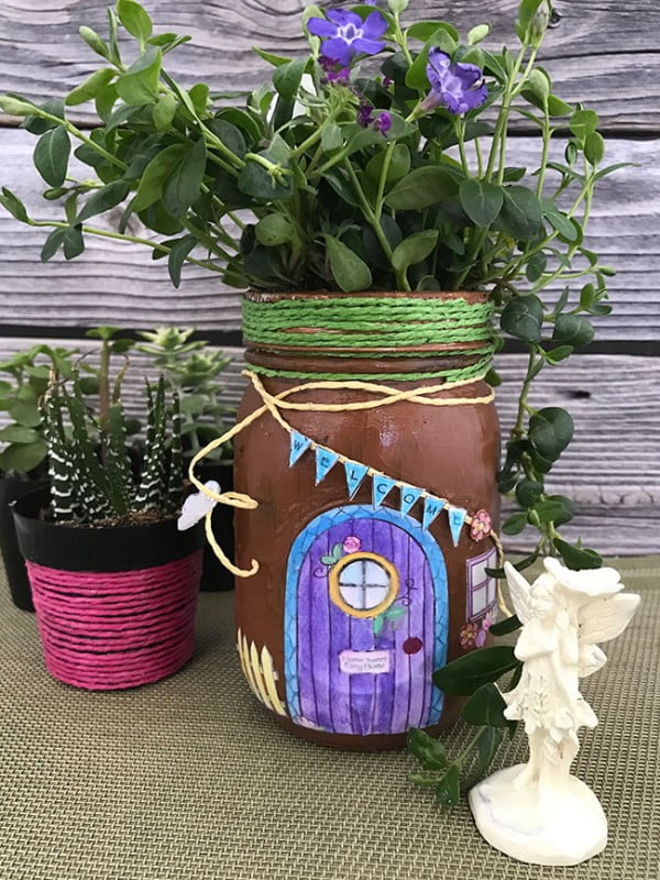 DIY Mason Jar Fairy House #DIY #craft #fairyjar #masonjar #homedecor