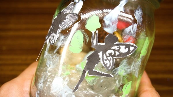 How to Make Fairies in a Jar #DIY #craft #fairyjar #masonjar #homedecor