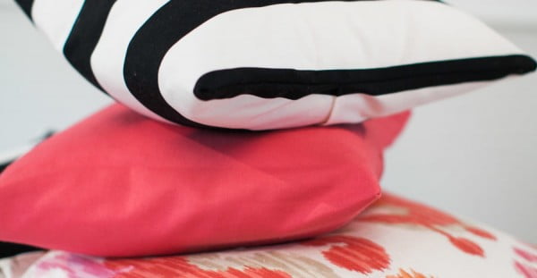 DIY "No-Sew" Throw Pillow #nosew #DIY #craft #homemade #pillow