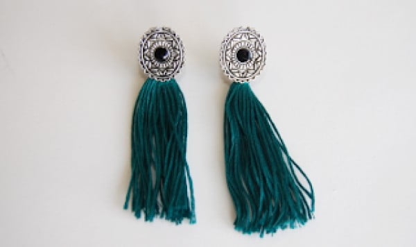 DIY: Embroidery Thread Tassel Earrings #DIY #jewelry #earrings #crafts