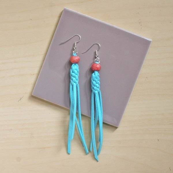 Knotted Tassel Earrings DIY Tutorial #DIY #jewelry #earrings #crafts