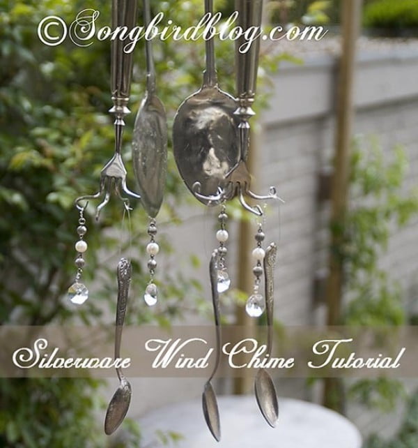 How to make a wind chime out of vintage silverware #DIY #crafts #windchimes
