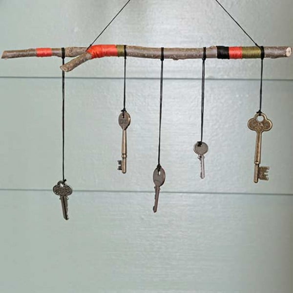 Create an Outdoor Oasis with This DIY Wind Chime #DIY #crafts #windchimes