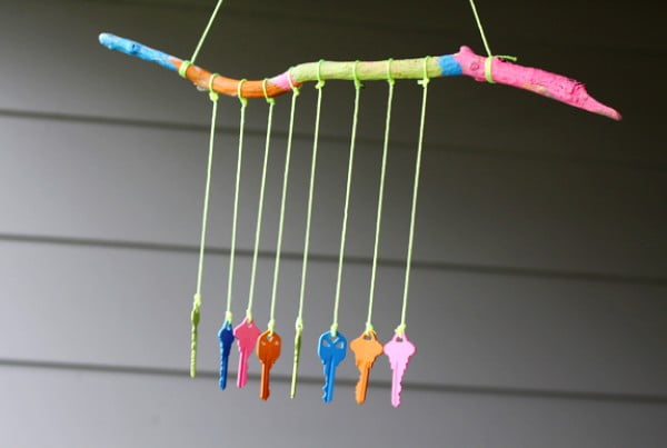 Recycled Crafts for Kids: DIY Key Wind Chime #DIY #crafts #windchimes
