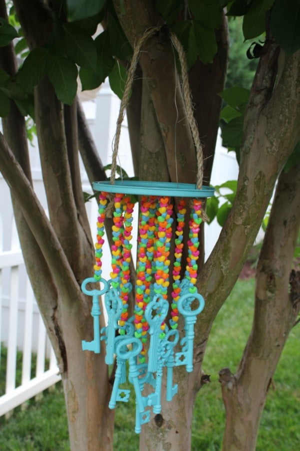 Easy DIY Wind Chime #DIY #crafts #windchimes