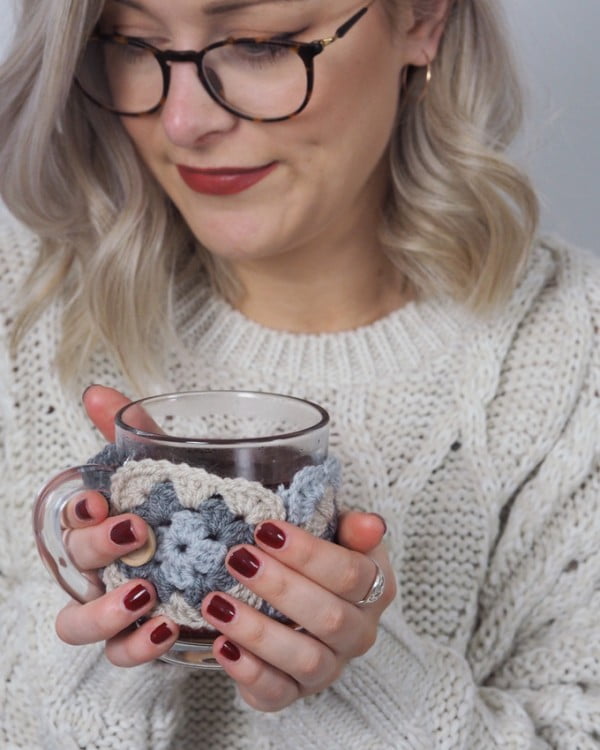 DIY Crocheted Mug Warmer #crochet #crochetpattern #DIY #craft
