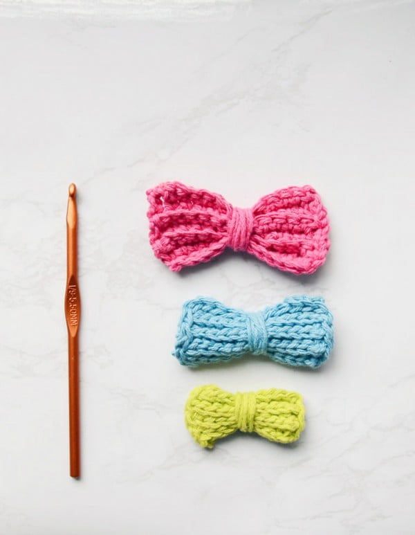 Crochet Bow Tutorial: DIY Hair Bows #crochet #crochetpattern #DIY #craft